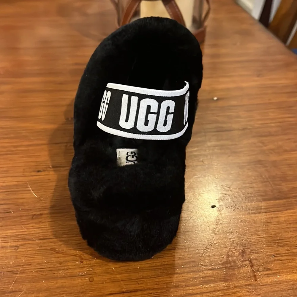 Ugg Australia Oh Yeah Sandals Slides Shoes black new Women’s size 7